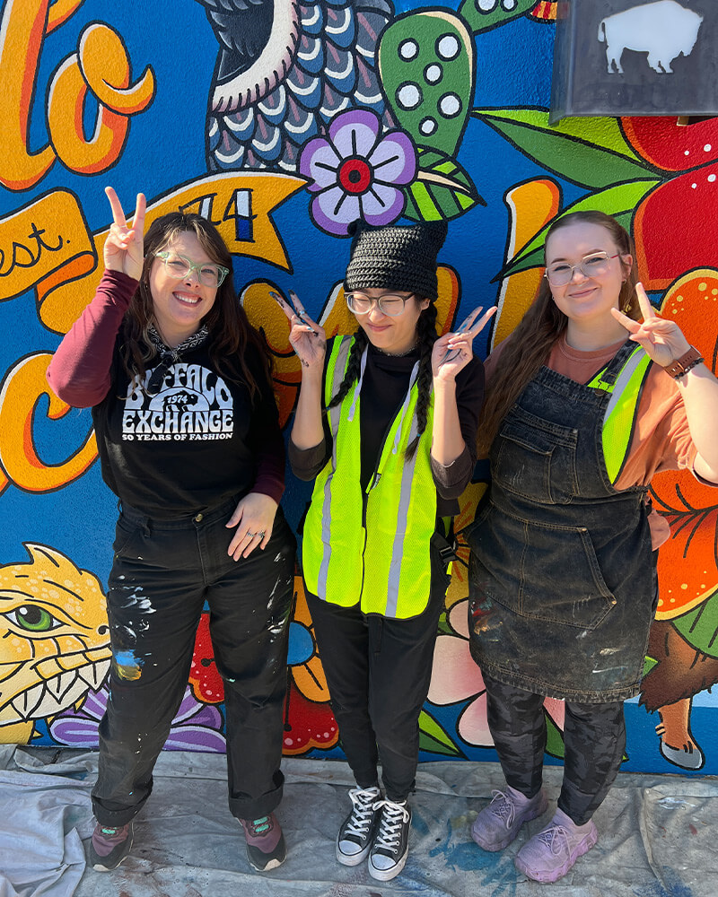 emma katie and quinn the mural team